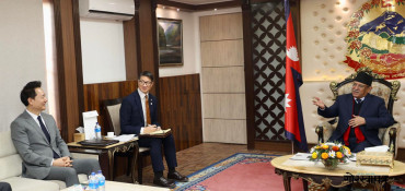 प्रधानमन्त्री प्रचण्डसँग कोरियाका राष्ट्रपतिका विशेष दूतको शिष्टाचार भेट