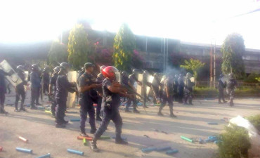 बारामा मजदुर र प्रहरीबीच झडप