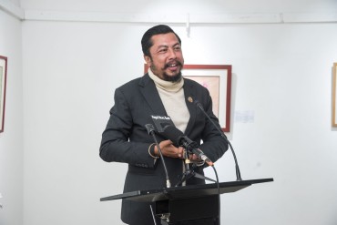 कोरिया भ्रमण छोट्याएर स्वदेश फर्किँदै खेलकुदमन्त्री विराजभक्त