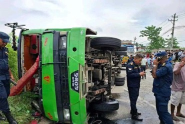 बाराको सिमरामा यात्रुबाहक बस दुर्घटना, यस्तो छ अवस्था