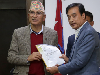 आर्थिक समृद्धिका लागि सरकार र निजी क्षेत्र मिलेर जानुपर्छ : अर्थमन्त्री पौडेल