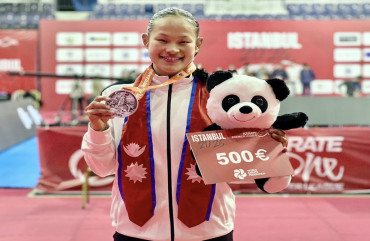 एरिकालाई विश्व कराँते प्रिमियर लिगमा रजत पदक