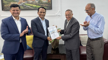 बैंकिङ क्षेत्र सुधार कार्यदलले गभर्नरलाई बुझायो प्रतिवेदन