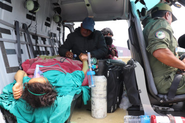 सुत्केरी महिलाको हेलिकप्टर मार्फत उद्दार