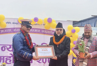 ट्राफिक प्रहरी जोशी सम्मानित