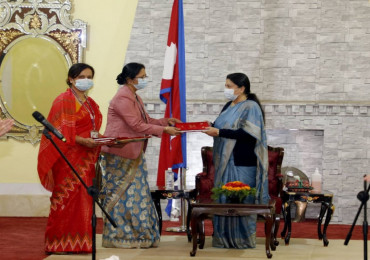 राष्ट्रपतिसमक्ष महिला आयोगको प्रतिवेदन पेश