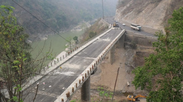 नारायणगढ-मुग्लिन सडकखण्डका पुल बनाउन अझै एक वर्ष लाग्ने