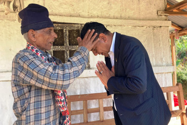 कर्णालीका मतदाता भन्छन्ः नेता ज्यू, नमस्कार गर्न नआउँदा हुन्छ !