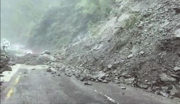 मौवाखोलाको पहिरो पन्छाएपछि पृथ्वी राजमार्ग एकतर्फी खुल्यो