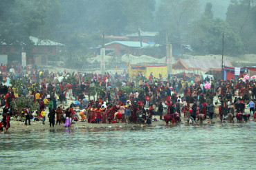 जप, तप, ध्यान गर्दै घ्यू, चाकु खाएर माघे सङ्क्रान्ति मनाइयो