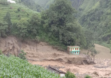 दार्चुलामा पहिरोमा पुरिएर ३ जनाको मृत्यु