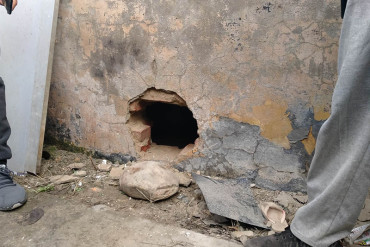 पर्खाल फोडेर भागेका मध्ये एक थुनुवा पक्राउ