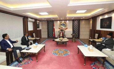 प्रधानमन्त्री प्रचण्ड र विप्लवबीच भेटवार्ता