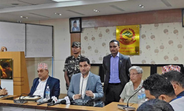 आवासीय चिकित्सकलाई तत्काल ४८ हजार तलब दिन स्वास्थ्यमन्त्रीको निर्देशन