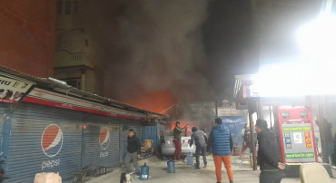 काठमाडौंको सामाखुसीको आकाश जोगिनी पेट्रोलपम्प नजिकै आगलागी