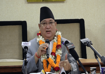 आफूलाई स्वतः विजयी घोषणा गर्न माग गर्दै निर्वाचन आयोगमा श्रेष्ठ, के भन्छ आयोग ?