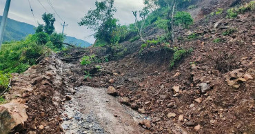 लगातार वर्षाले पाल्पामा दुई ठाउँमा पहिरो, सडक अवरुद्ध