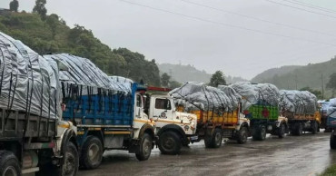 पहिरोले रोक्यो काठमाडौंको फोहोर, नुवाकोट जाने गाडी बाटोमै