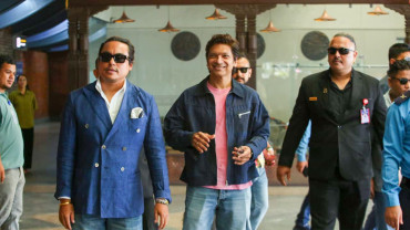 चर्चित गायक शान नेपालमा,  ‘क्लब नोभा’मा गुञ्जिँदैछन् उनका लोकप्रिय गीत