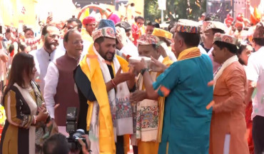 रवि लामिछानेलाई भाजपाले मुख्यालयमा भव्य स्वागत, पुष्पवर्षासहित सम्मान