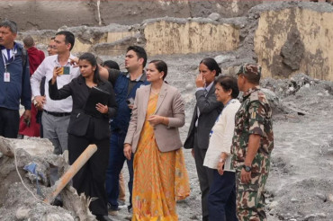 बाढी प्रभावितको स्वास्थ्य अवस्था बुझ्न नुवाकोट पुगिन् मन्त्री मेहता