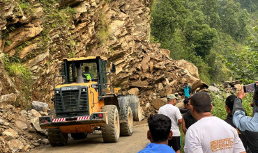 रसुवामा १७ घण्टापछि खुल्यो पहिरोले अवरुद्ध सडक
