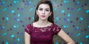 ऋषि धमलाकी पत्नी एलिजा नागरिक उन्मुक्ति पार्टीमा प्रवेश गर्दै