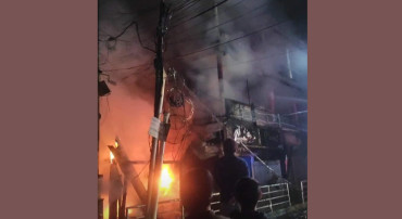 दमकका नौ पसलमा आगलागी, लाखौँको क्षति