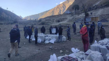 हेलिकप्टर नआउँदा हुम्लामा गणनास्थलमा अझै पुगेनन् मतपेटिका