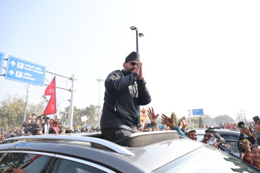 तस्विरमा हेर्नुहोस् नेपालगञ्जमा बालेनको ‘क्रेज’