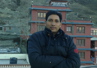 वडाध्यक्षले सब–इञ्जीनियरलाई कार्यकक्षमै कुटे, वडाध्यक्ष भन्छन -  राम्रोसँग काम गर्न आग्रह गरेकाे हाे