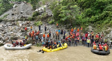 सिमलताल दुर्घटना : बेपत्ताको खोजीमा ३ सय सशस्त्र प्रहरी परिचालित