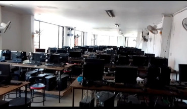 तिनकुनेकाे स्काइ वर्ल्ड सर्भिस सेन्टरमा प्रहरीको छापा