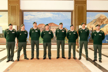 बिष्ट र खड्काले लगाए उपरथीको फुली