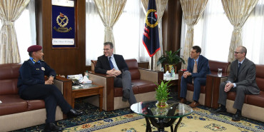 प्रहरी महानिरीक्षक सिंह र अमेरिकी राजदूत थम्पसनबीच शिष्टाचार भेटघाट