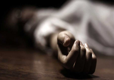 मोटरसाइकल चलाउँदै गर्दा भीरबाट खसेको ढुङ्गा लागेर चालकको मृत्यु