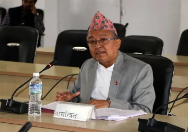विदेशमा रहेका नेपालीले मत हाल्न पाउँलान् ? यस्तो भन्छन् प्रमुख निर्वाचन आयुक्त