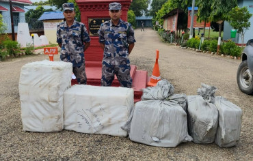 साढे २ करोडको ‘एप्पल’ एयरपड्स महोत्तरीबाट बरामद