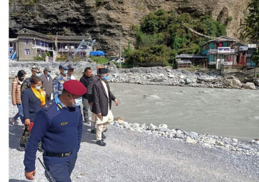 गृहमन्त्री खाँणद्वारा डुबान क्षेत्रको निरीक्षण