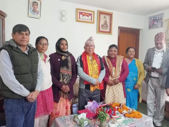 एमाले छाडेका घनश्याम भुसाल माधव नेपाल भेट्न पुगे कोटेश्वर