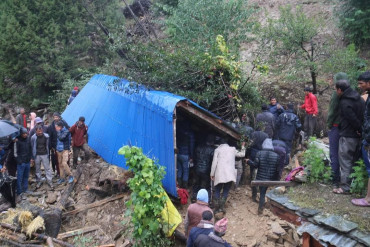 कर्णालीमा बाढी-पहिराे : ३३ काे मृत्यु, २२ बेपत्ता