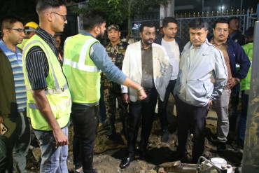 काठमाडौंका सडकमा मध्यराति खानेपानीमन्त्री यादवको छड्के
