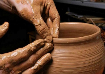 सुनसरीका कुम्भकार समुदाय माटाका भाँडा बनाउन व्यस्त