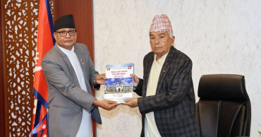 निर्वाचन आयोगको वार्षिक प्रतिवेदन राष्ट्रपतिसमक्ष पेस