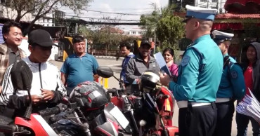 चोरी भएका ५० वटा मोटरसाइकल र स्कुटर ट्राफिक प्रहरीद्वारा धनीलाई फिर्ता
