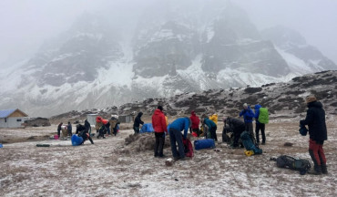 हिमपातले कञ्चनजङ्घा भ्रमण प्रभावित, करिब २५० पर्यटक विभिन्न स्थानमा रोकिए