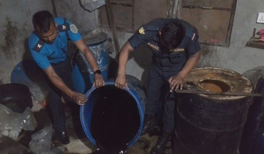 हेटौँडामा ६ हजार लिटर अवैध लोकल मदिरा प्रहरीद्वारा नष्ट