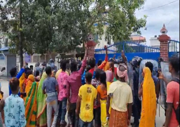 धरौटी रकम तिर्न नसकेका दास प्रहरी कार्यालयको शौचालयमा झुण्डिएको अवस्थामा भेटिए
