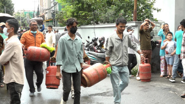 काठमाडौँका ५ बिक्री केन्द्रबाट ६ हजार ८ सयभन्दा बढी ग्यास सिलिन्डर बिक्री