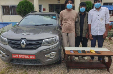  पत्रकार बताउने युवासहित तीन जना खैरो हेरोइनसहित पक्राउ